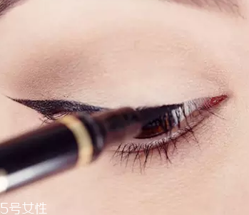 ������β��ô���ÿ�����͸����������������